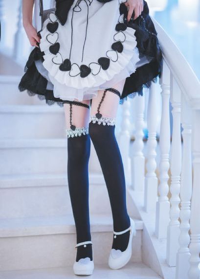 欧美黑白短发女生头像_剧情片在线观看高清
